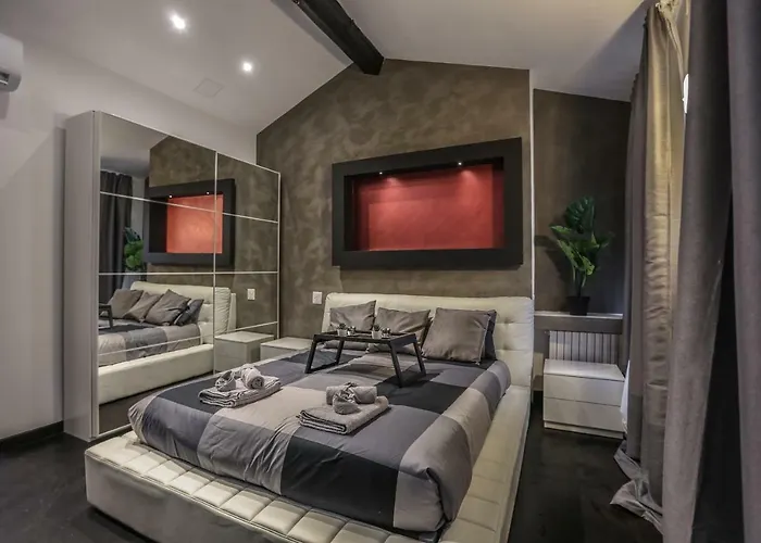 Stylish Apartment Near Duomo