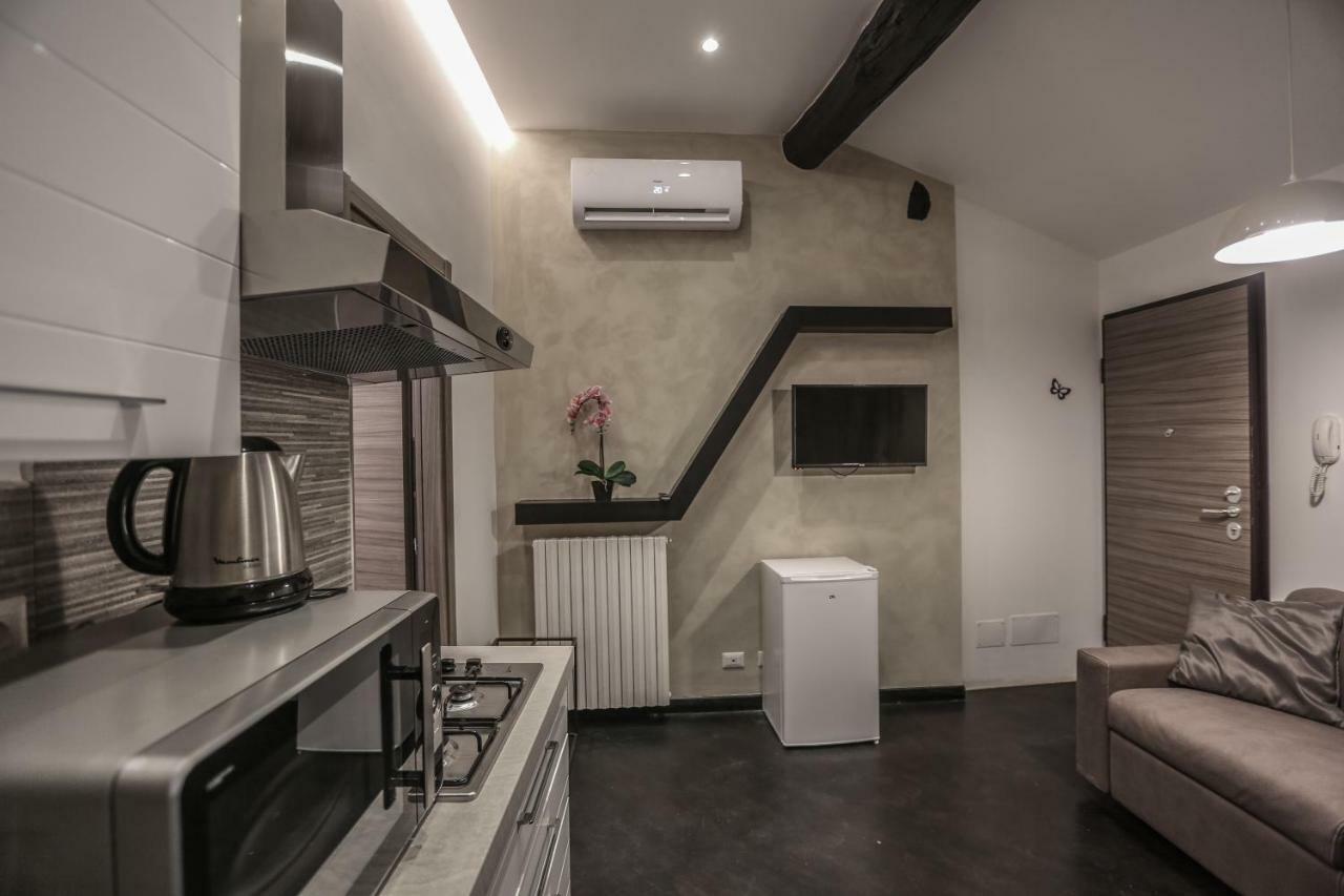 Stylish Near Duomo Apartment Milan