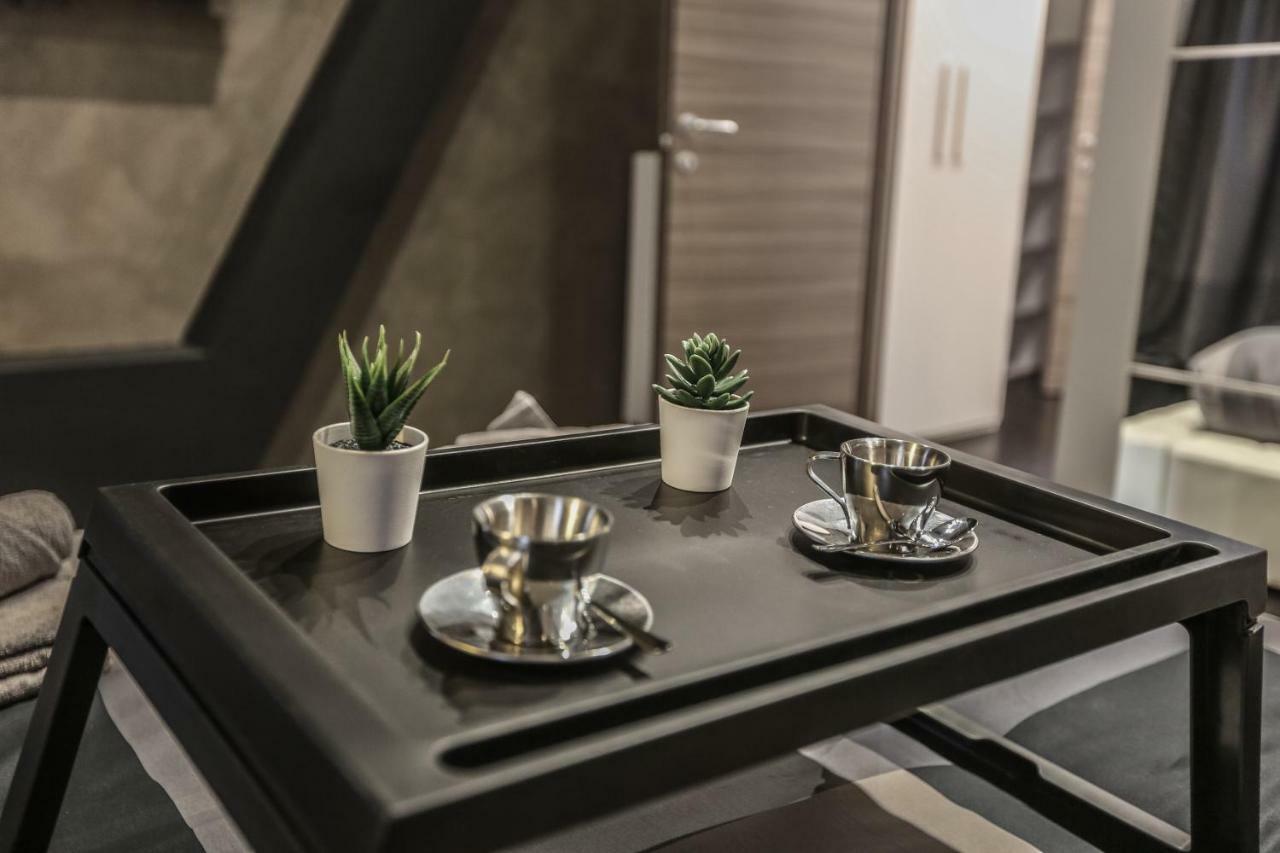 Stylish Near Duomo Apartment *