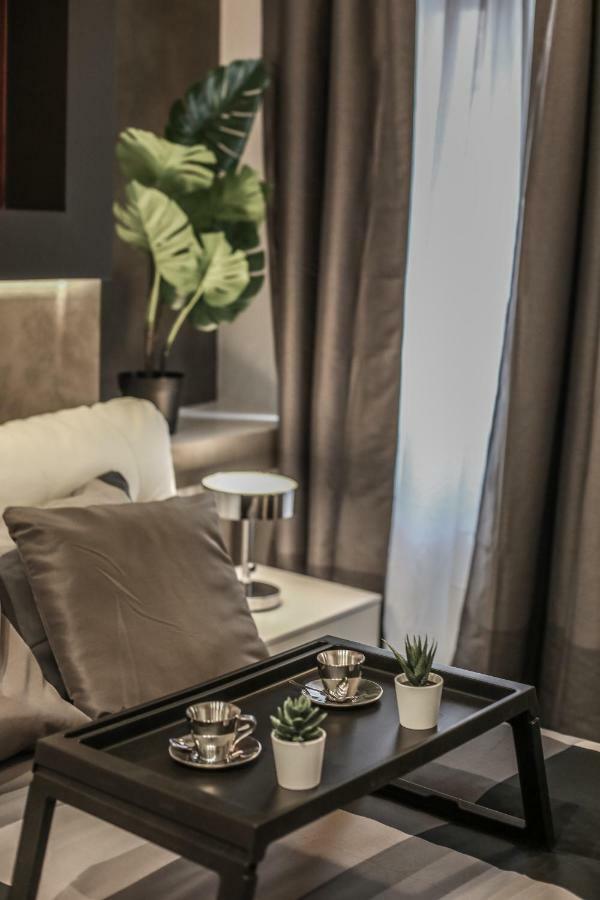 Stylish Near Duomo Apartment Milan