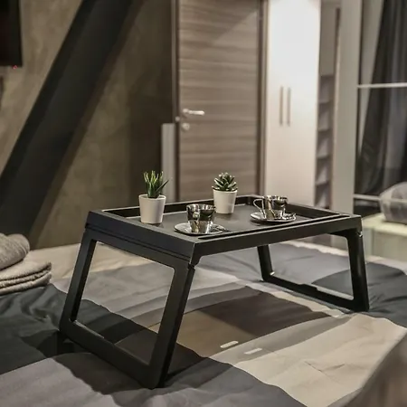 Stylish Apartment Near Duomo Milan Exterior photo