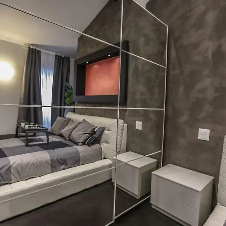 Stylish Apartment Near Duomo Milan Exterior photo
