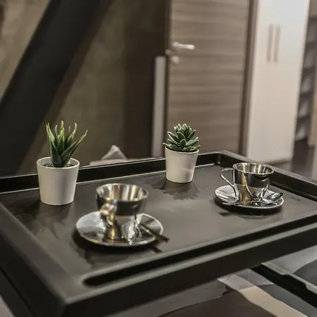 Stylish Apartment Near Duomo Milan Exterior photo